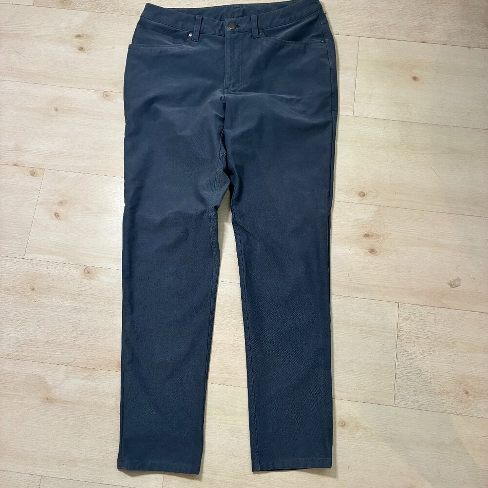 Lululemon Men's Commission (ABC Classic Fit Pant) Iron Blue Pant Size 31